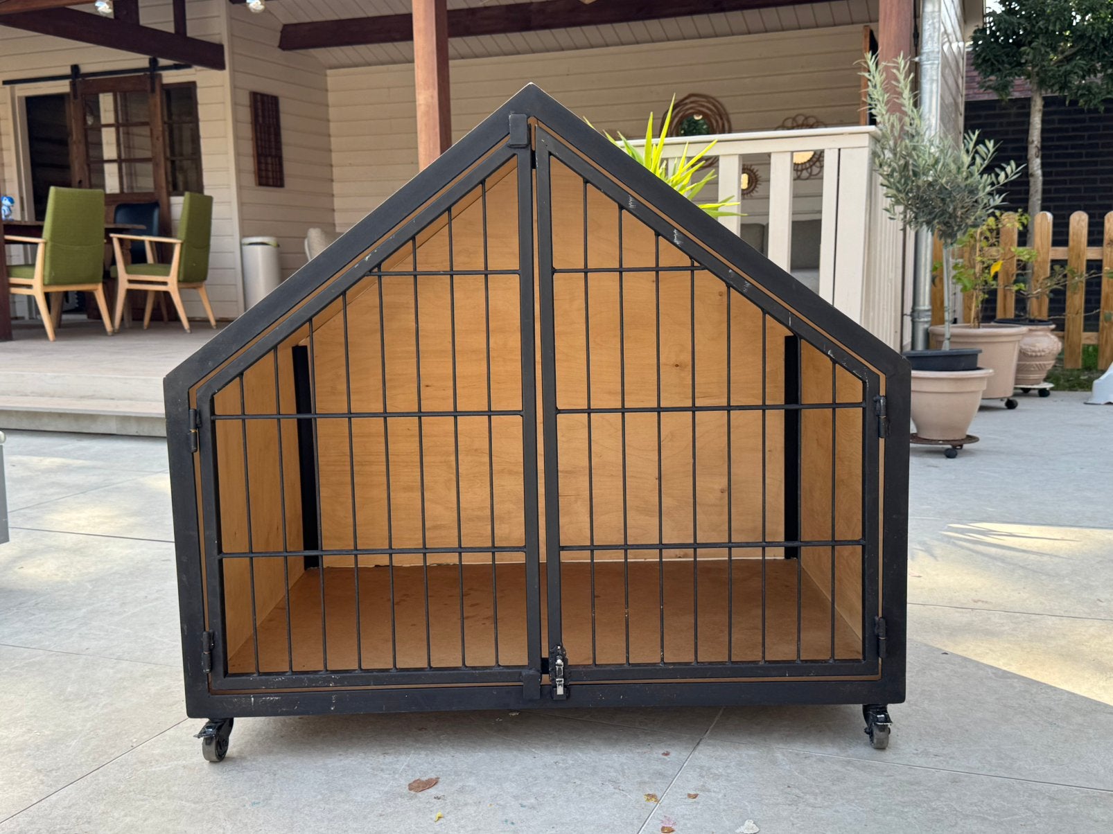 Mooi houten hondenhuis/hondenkamer/hondenwoning, Dieren en Toebehoren, Ophalen, Zo goed als nieuw, 110 cm of meer, 100 cm of meer