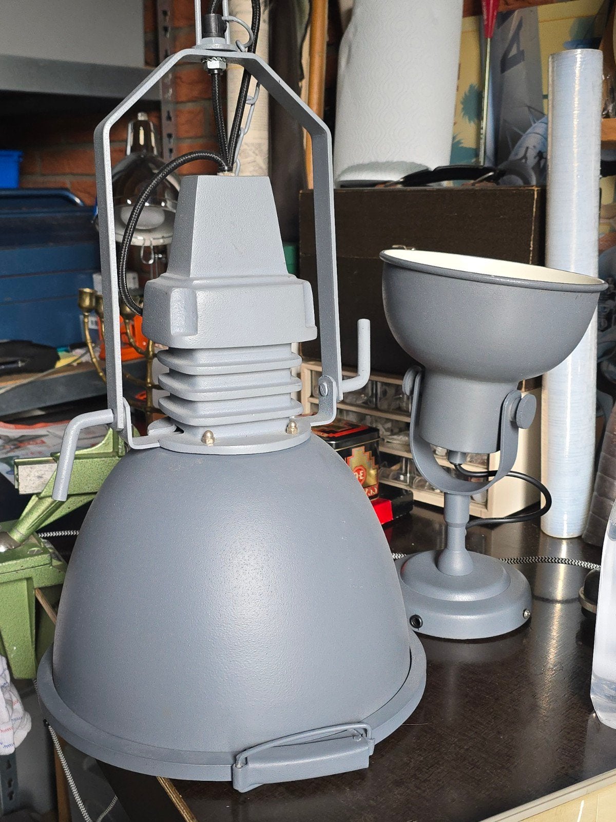 Mooie industriële grijze hanglamp van €189
nu voor €35, Zo goed als nieuw, Metaal, Industrieel, E27 (groot)