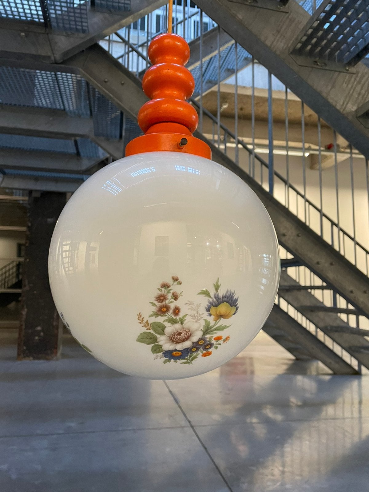 Vintage hanglamp jaren 70 oranje hout met glas, Huis en Inrichting, Lampen | Hanglampen, Ophalen, ., 2de hands, .