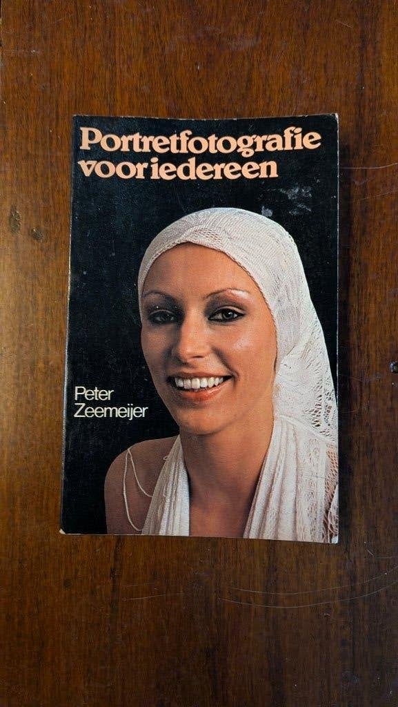 Portretfotografie voor iedereen — Peter Zeemeijer, 1976, Gelezen, Ophalen of Verzenden, Overige onderwerpen, Zie beschrijving