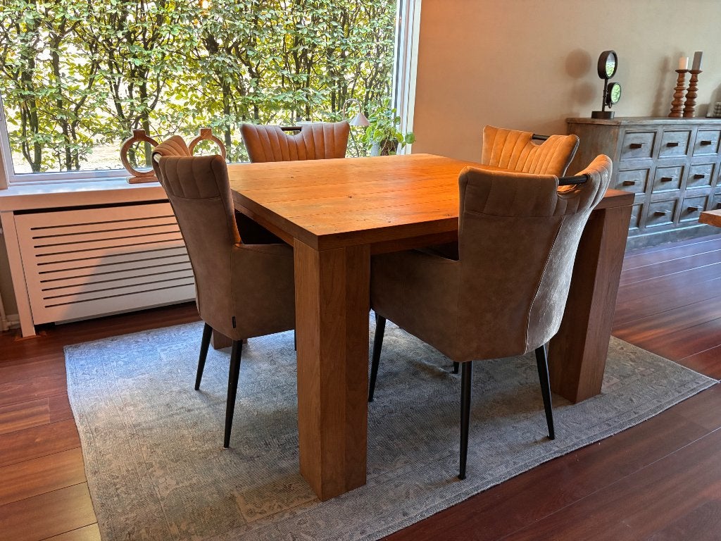 Prachtige eettafel met 4 stoelen, Ophalen, Zo goed als nieuw, Vier personen, Rechthoekig