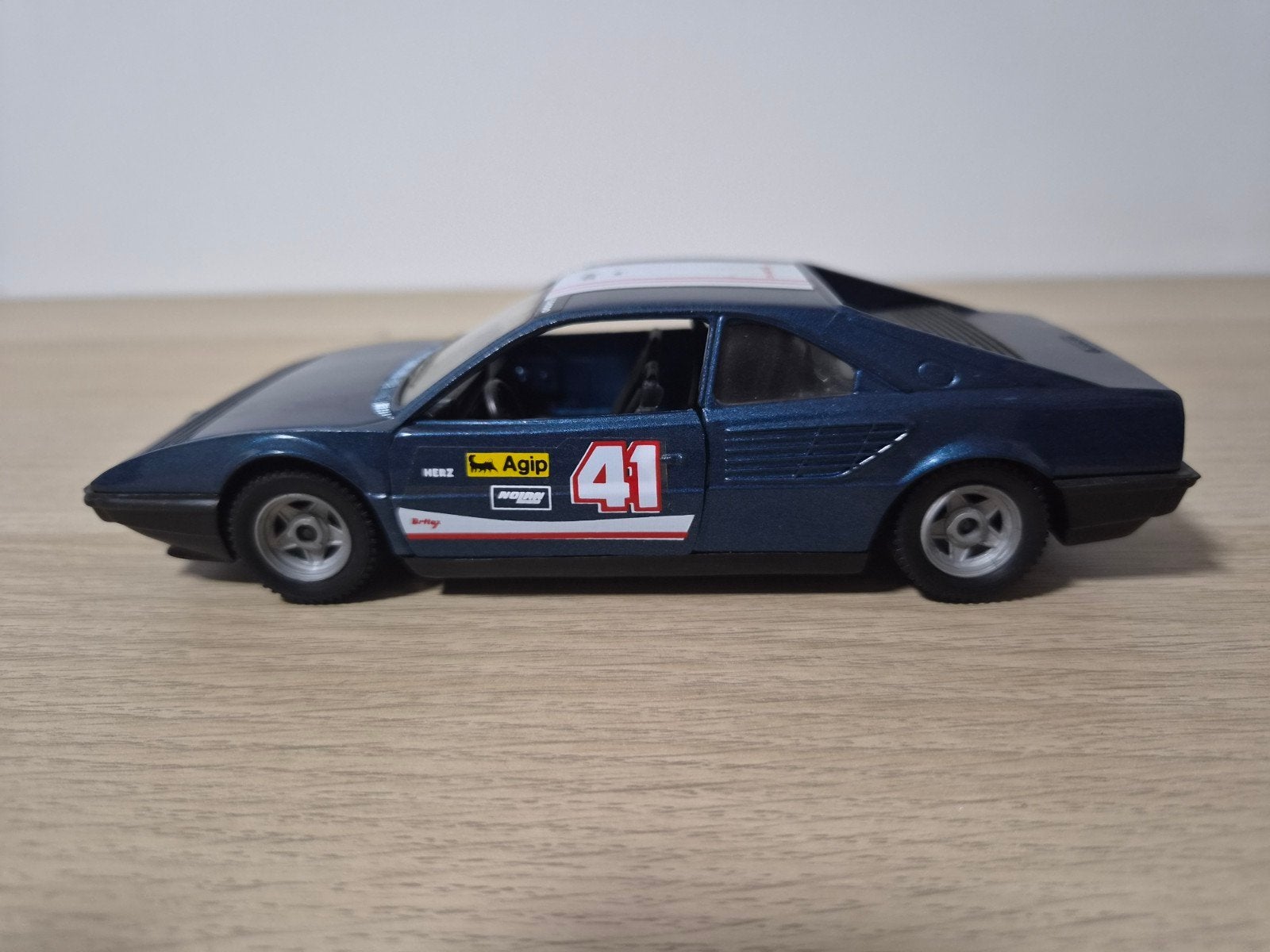 Ferrari Mondial 8 raceauto 1:24, Ophalen of Verzenden, Gebruikt, Auto, Overige merken
