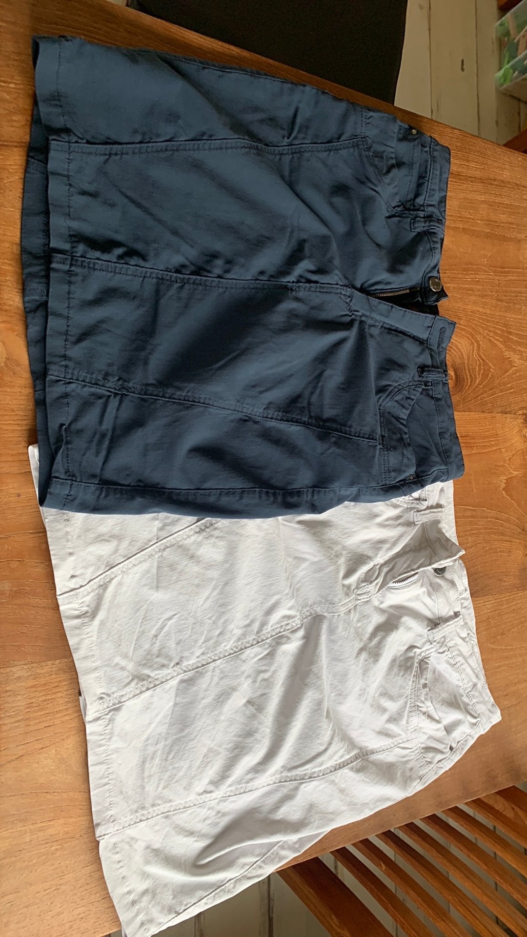 2 dames skirts. Mt.42 bkauw en wit ,25 euro, Blauw, Maat 42/44 (L), Ophalen of Verzenden, Zo goed als nieuw