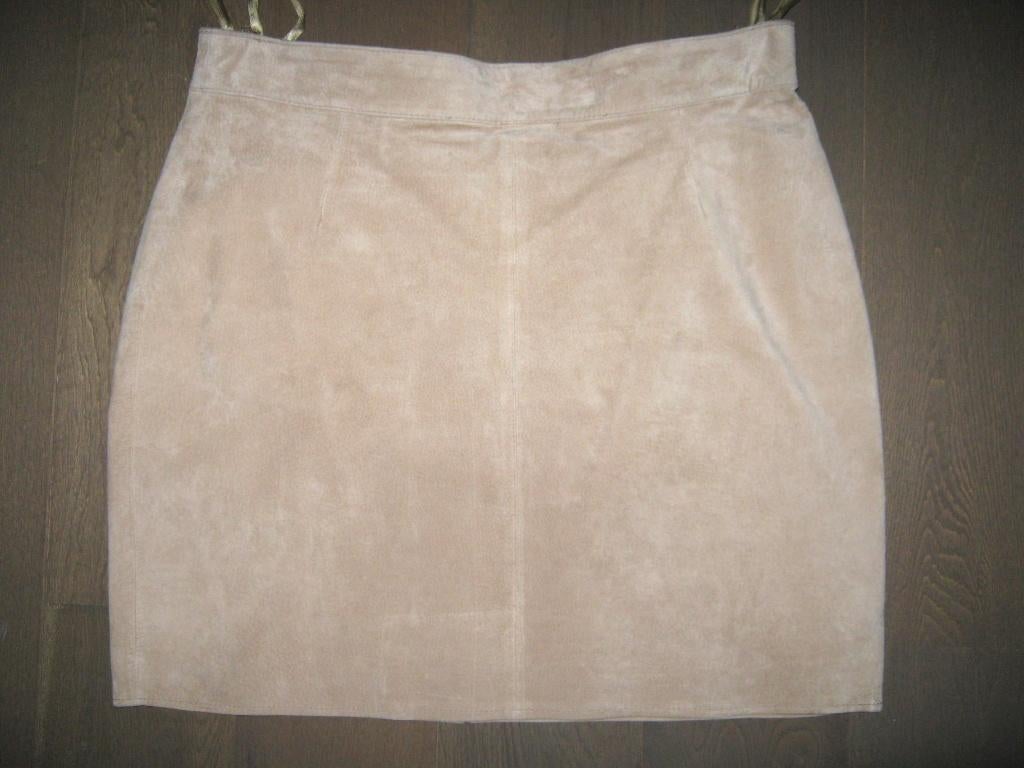 Nieuwe rok maat 48 van suede ., Kleding | Dames, Rokken, Ophalen, Beige, Maat 46/48 (XL) of groter, Nieuw