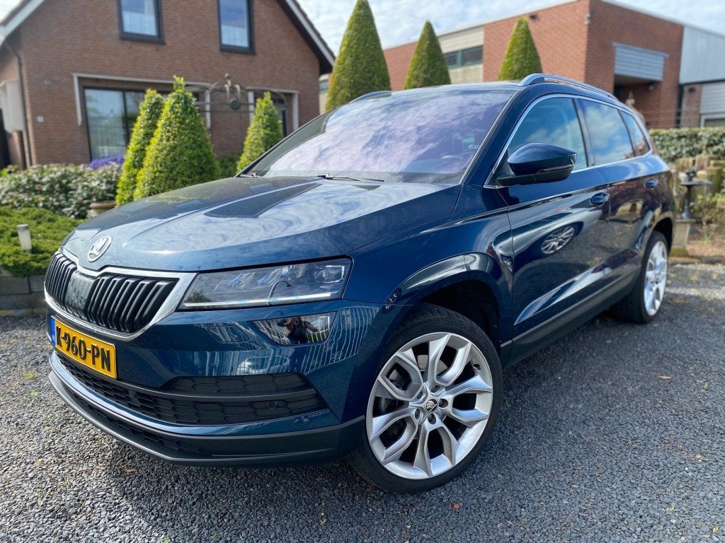 Skoda KAROQ 1.5 TSI DSG BNS.ED. PLUS Full Options Panoramada, Auto's, 4 cilinders, 150 pk, Blauw, Bedrijf