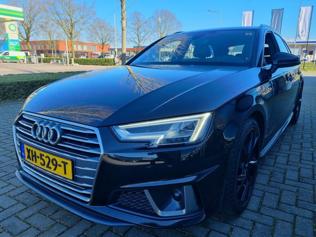 Audi A4 Avant 40 TFSI Sport 2xS line edition Adaptive, Gebruikt, 1984 cc, Zwart, Origineel Nederlands