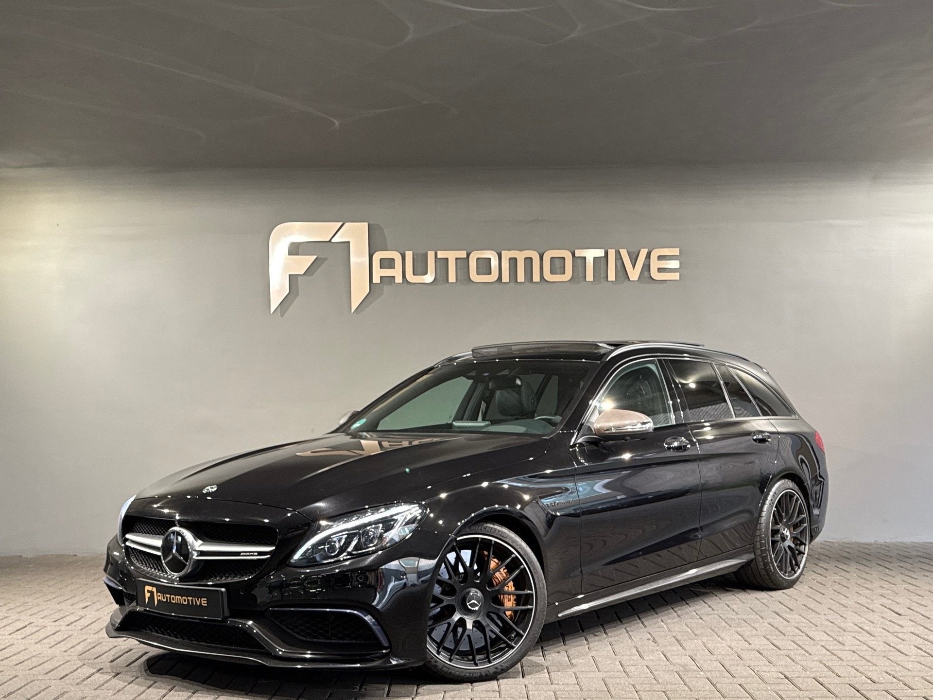Mercedes-Benz C-klasse Estate AMG 63 S Pano|HUD|Carbon|Memor, Automaat, Dealer onderhouden, Achterwielaandrijving, Gebruikt