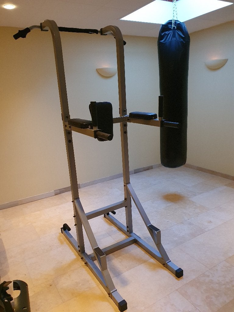 Pull up station / dipstation met gebruikerssporen, Ophalen, Gebruikt, Oprekstang