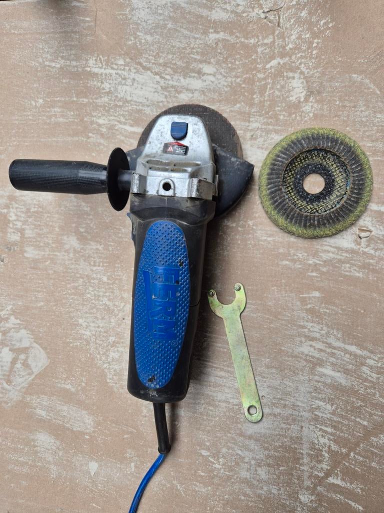 Ferm 125mm 880watt kleine slijptol in goede staat, Doe-het-zelf en Verbouw, Gereedschap | Slijpmachines, Ophalen, Zo goed als nieuw