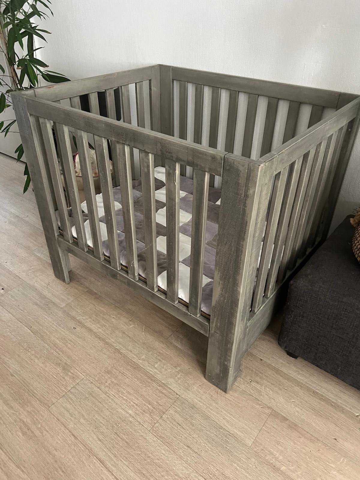 Baby box wood grey wash, Ophalen, Gebruikt
