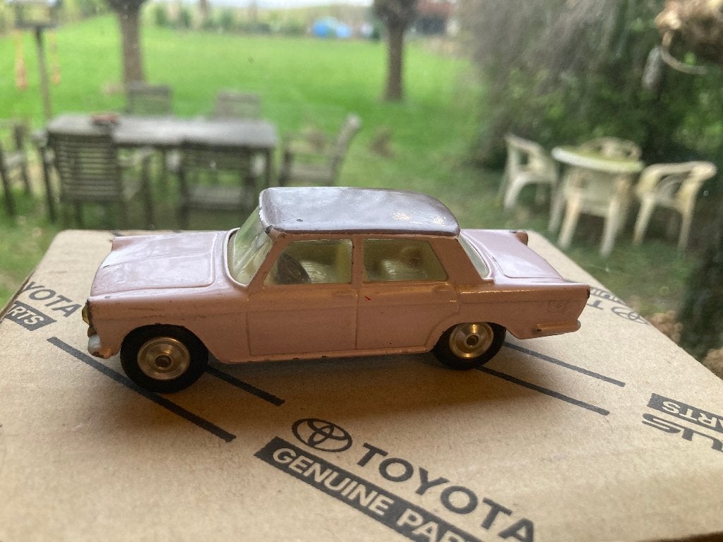 Corgi Toys Fiat 2100, Hobby en Vrije tijd, Gebruikt, --, Auto, Corgi