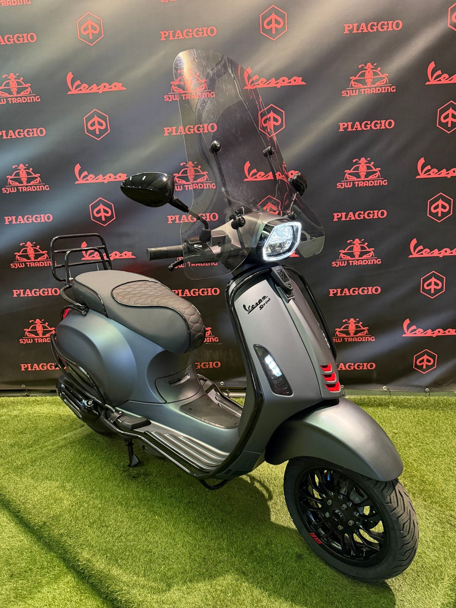Vespa Sprint 2019 Brom! Mat Grijs / RS Zadel / Garantie!, Fietsen en Brommers, Scooters | Vespa, -, -, Ophalen of Verzenden, -
