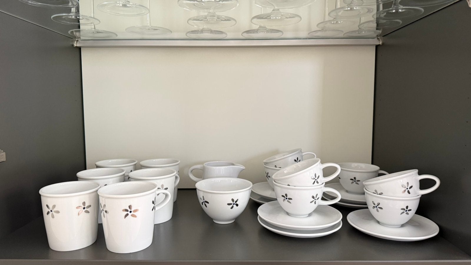 Super mooie koffie set - design Jonas Bohlin, Huis en Inrichting, Ophalen, Overige merken, Keramiek, Zo goed als nieuw
