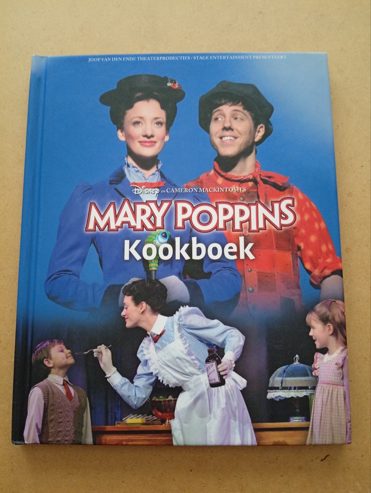 Mary Poppins Kookboek - Disney Musical Recepten, Overige typen, Ophalen of Verzenden, Zo goed als nieuw, Overige gebieden