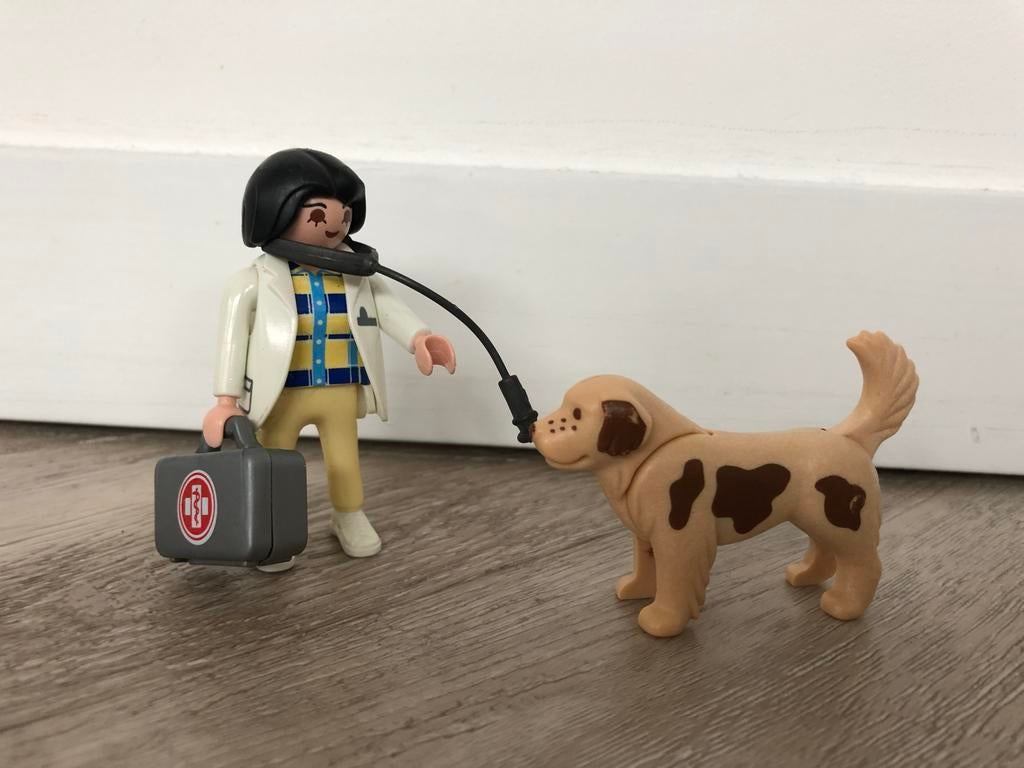 Playmobil Dierenarts 4750 met hond, Ophalen of Verzenden, Gebruikt, Complete set