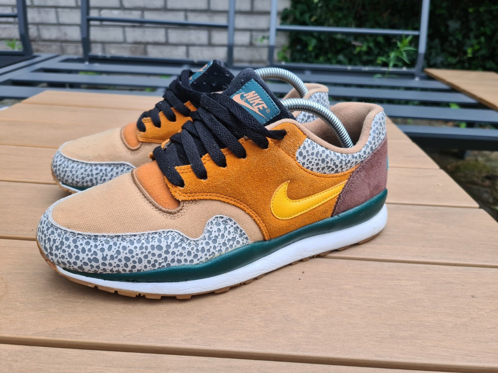 Nike air Safari maat 41 (26 cm) ZGAN, Ophalen of Verzenden, Zo goed als nieuw, Overige kleuren