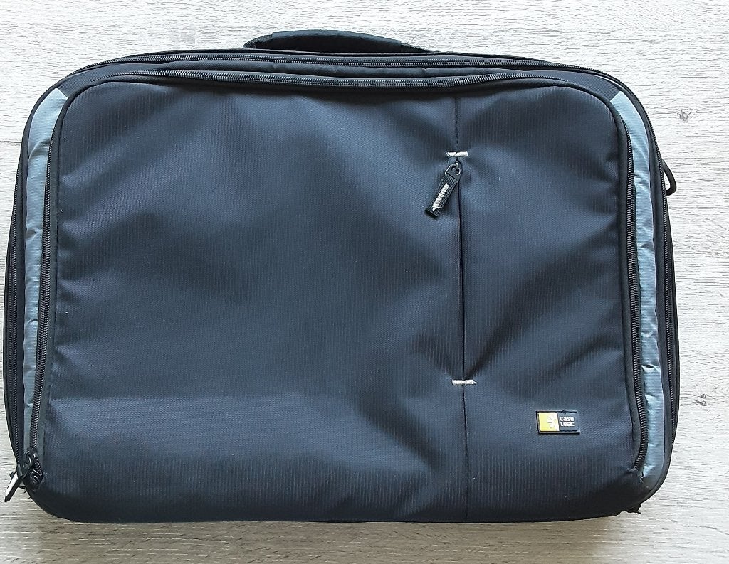 Laptop tas, Meerdere vakken, 17 inch of meer, Ophalen of Verzenden, Zo goed als nieuw