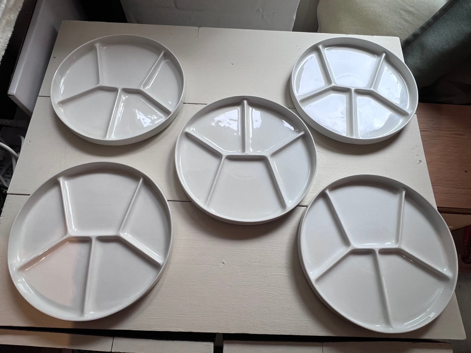 5 porceleinen diner borden met 5 vakken - ideaal voor tapas, Ophalen of Verzenden, Zo goed als nieuw