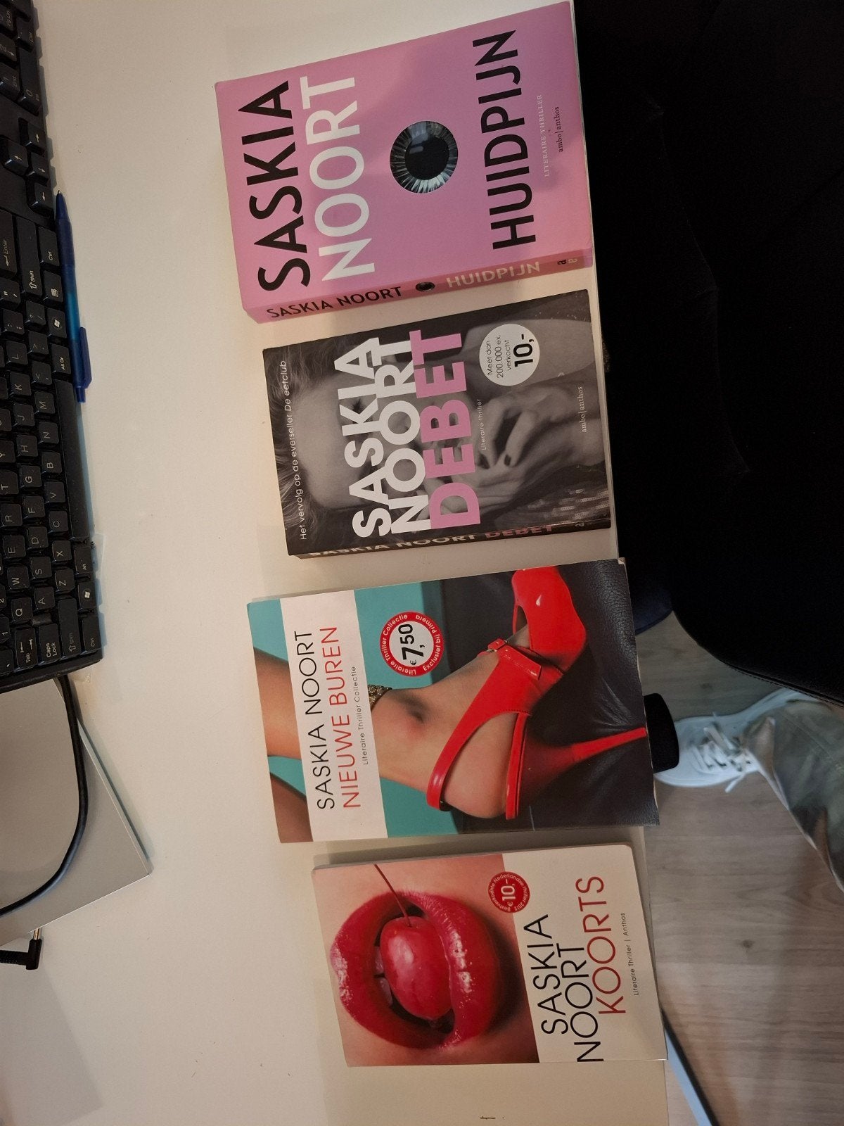 Saskia Noort boeken: Huidpijn, Debet, Nieuwe Buren, Koorts, Ophalen of Verzenden, Gelezen, Saskia Noort, Nederland