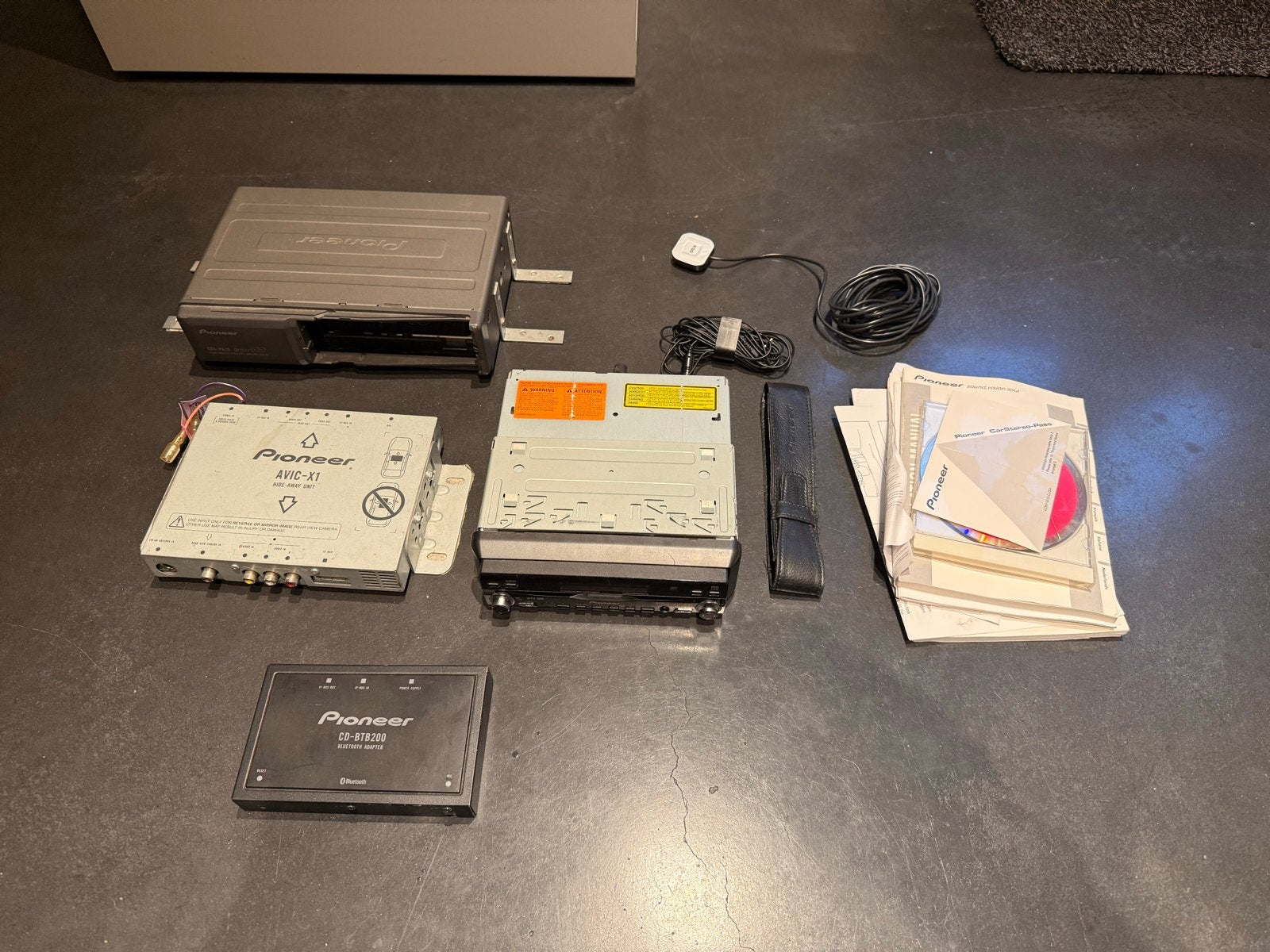 Pioneer AVIC-X1 Navigatiesysteem met CD-wisselaar en Bluetoo, Ophalen, Gebruikt