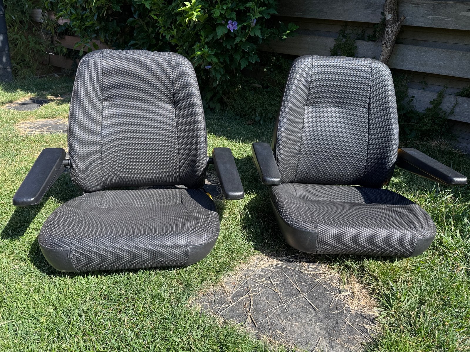 KAB Seating Stoelen met Armleuningen - Zwart, Watersport en Boten, Bootonderdelen, Ophalen, Gebruikt, Overige typen, Zeilboot of Motorboot