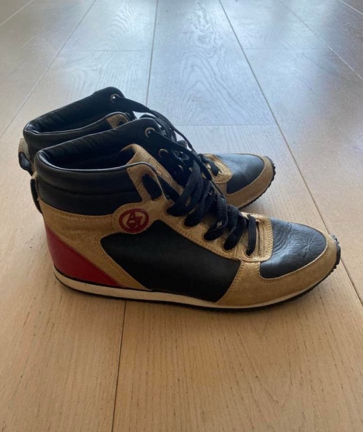 Armani 39 nieuwstaat, Zwart, Ophalen of Verzenden, Sneakers of Gympen, Zo goed als nieuw