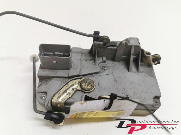 Deurslot Mechaniek 4Deurs rechts-voor van een Peugeot 206, Auto-onderdelen, Gebruikt, -, -, Ophalen of Verzenden