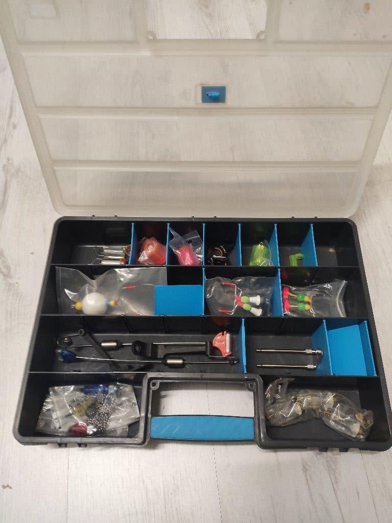 Grote box met wakers e.d. ( karper, feeder, vintage ), Ophalen of Verzenden, Zo goed als nieuw, Overige typen