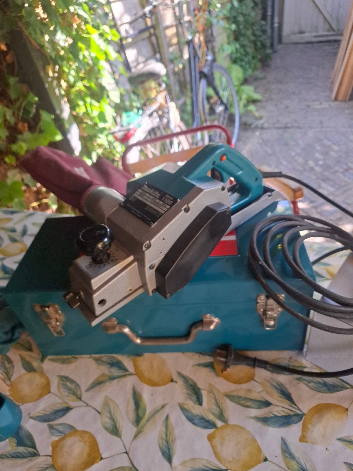 Makita rijschaafmachine 1100, Ophalen of Verzenden, Zo goed als nieuw, 1200 watt of meer, Overige typen