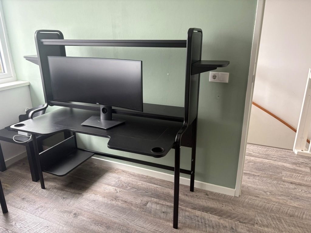 IKEA FREDDE Gamingbureau - Zwart, met opzetstuk, Zwart, Kabelgoot, Spaanplaat of MDF, 74 cm