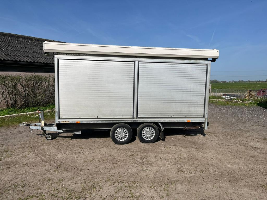 Aanhanger gesloten incl. zonwering - laadvermogen 2000kg, Ophalen, Zo goed als nieuw