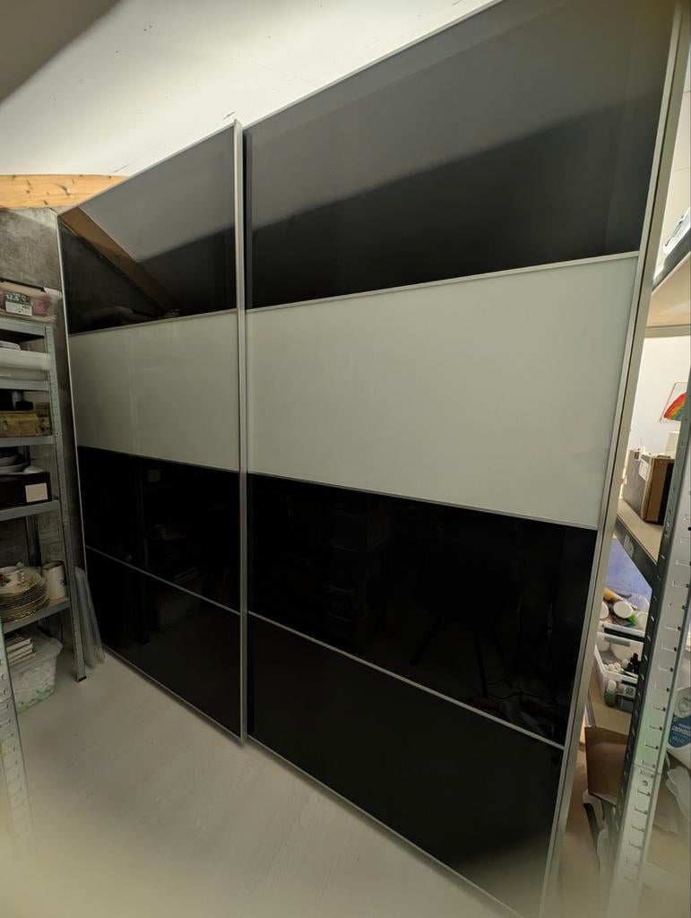 Grote PAX kledingkast met zwart/melkwit glazen schuifdeuren, Ophalen, Gebruikt, 200 cm of meer, 200 cm of meer