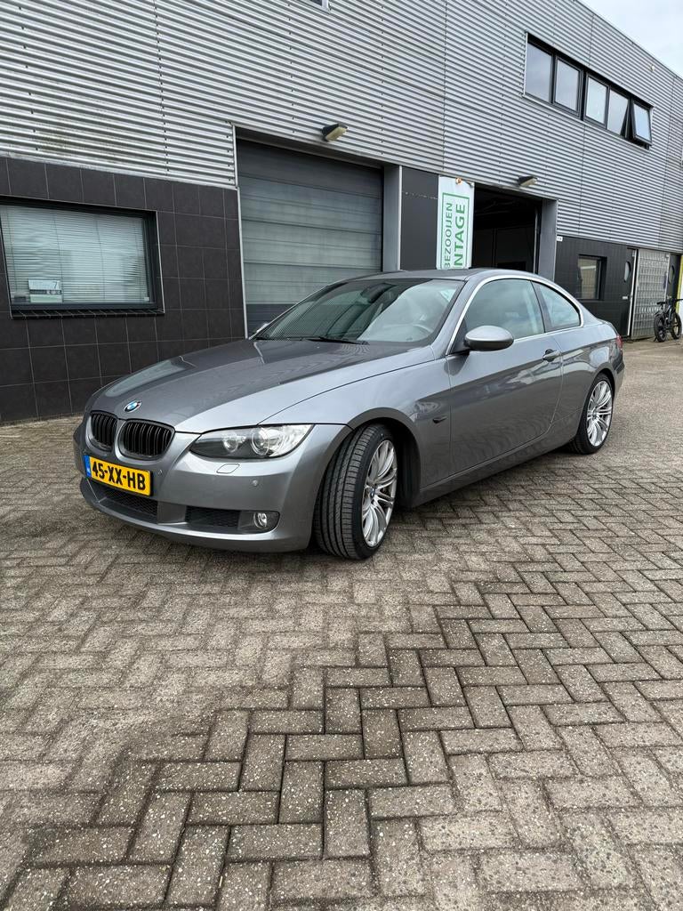 BMW 328i 2007 Grijs youngtimer, Auto's, 230 pk, 75 €/maand, 7 km/l, Coupé