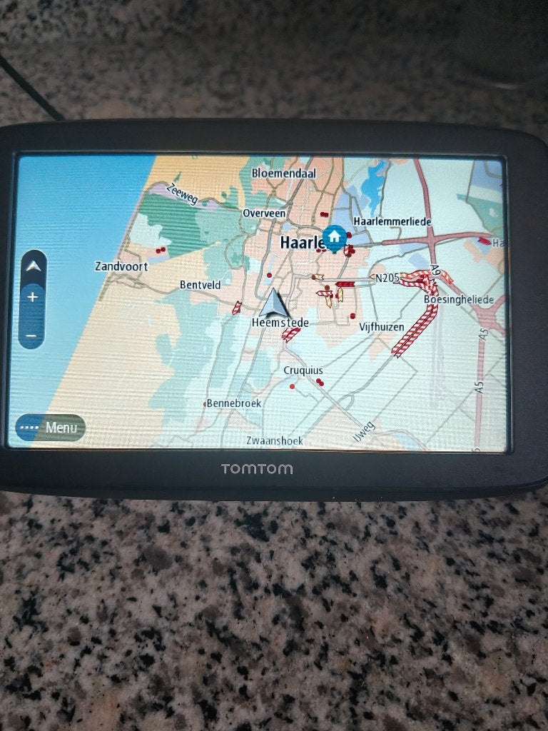 TomTom GO Classic (5 inch) – Updates via Wi-Fi – 2022, Ophalen of Verzenden, Zo goed als nieuw
