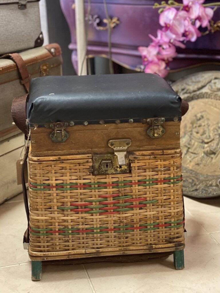 Vintage rieten viskoffer met zitje, Ophalen of Verzenden, Gebruikt, Koffer of Tas