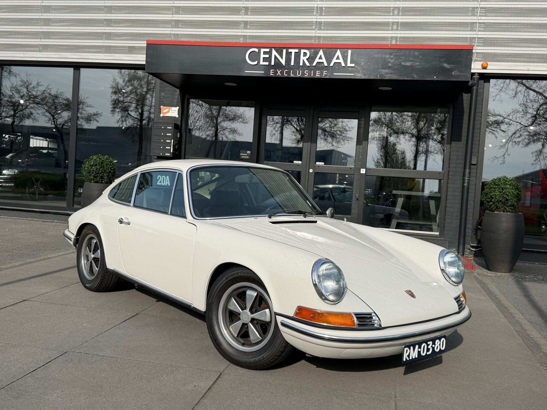 Porsche 911 T 2.4 130PK Coupé, Gebruikt, 4 stoelen, Wit, Leder