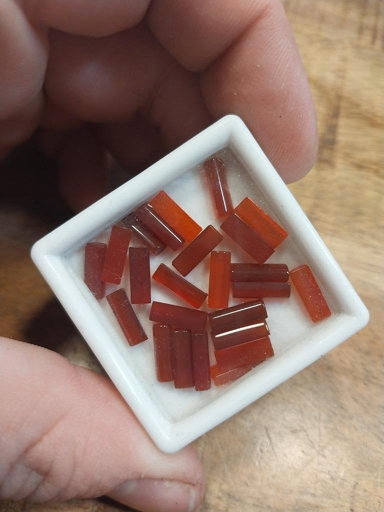 Geslepen carneool cabochons, Ophalen of Verzenden, Zo goed als nieuw