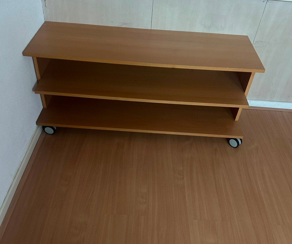 TV meubel van grenen hout op wieltjes., Ophalen, Gebruikt, 100 tot 150 cm, Minder dan 100 cm