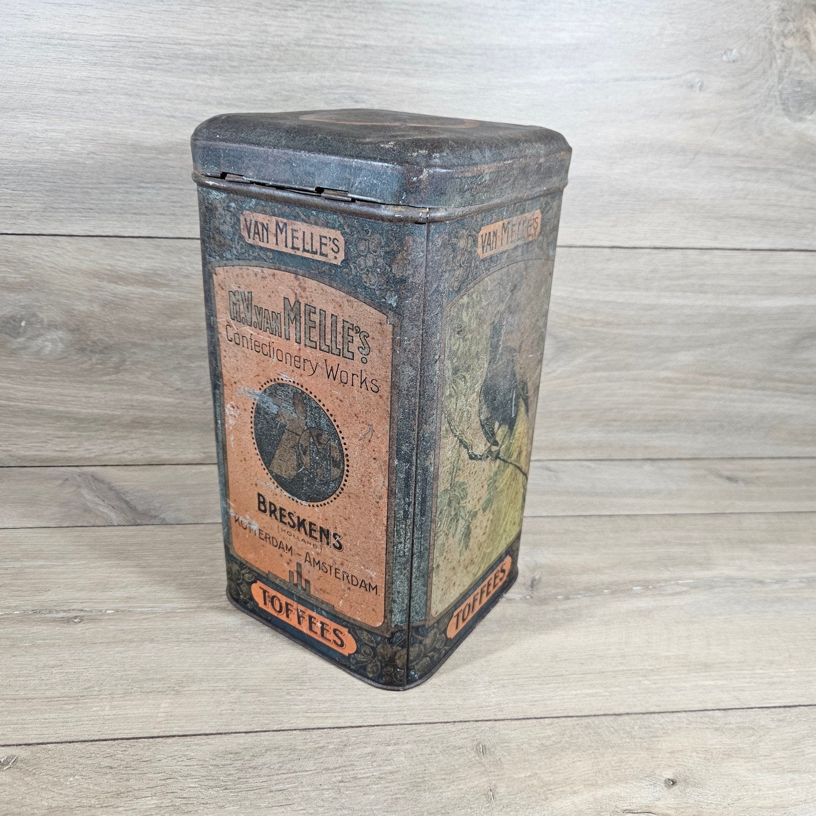 Antiek Van Melle's Toffees blik met papegaaien, Ophalen of Verzenden, Gebruikt, Overige, Van Nelle