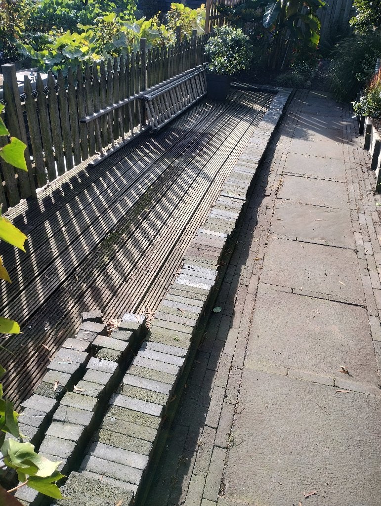 Aangeboden 200 antraciet kleurige waaltjes, Tuin en Terras, Ophalen, Overige materialen, Gebruikt, Klinkers
