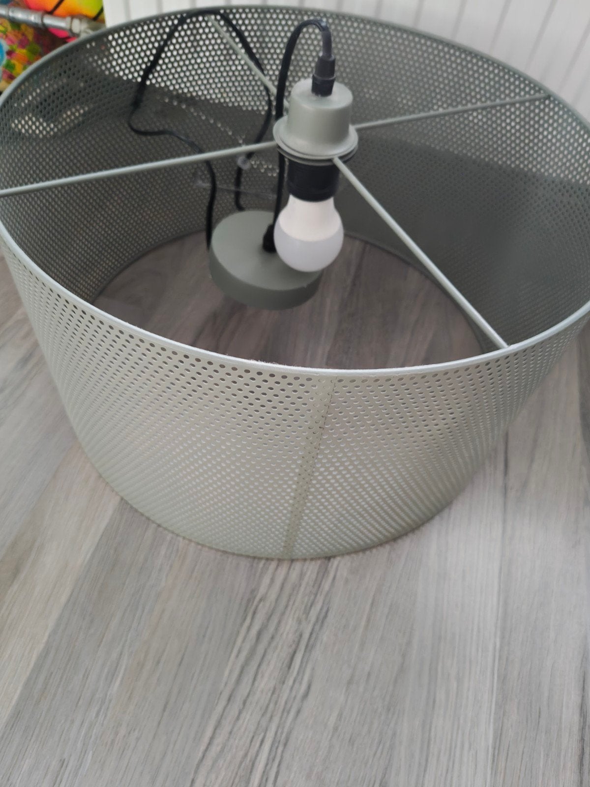 Grijze metalen lampenkap met fitting en lamp, Overige merken, Gebruikt, Grijs, E27 (groot)
