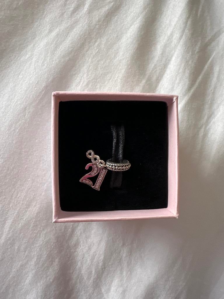 Pandora 21e Verjaardag Hangende Bedel Sterling Zilver, Pandora, Ophalen of Verzenden, Zo goed als nieuw, 1 bedel