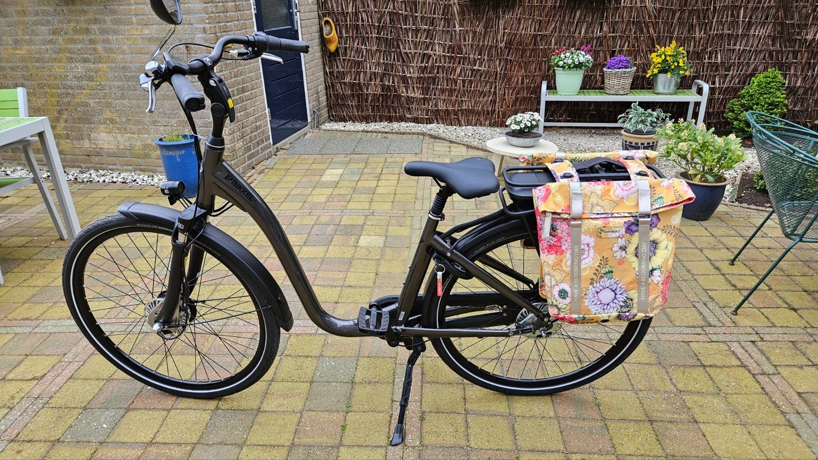 Bikkel Livre (Lage instap), Zo goed als nieuw, 47 tot 51 cm, 50 km per accu of meer, Ophalen