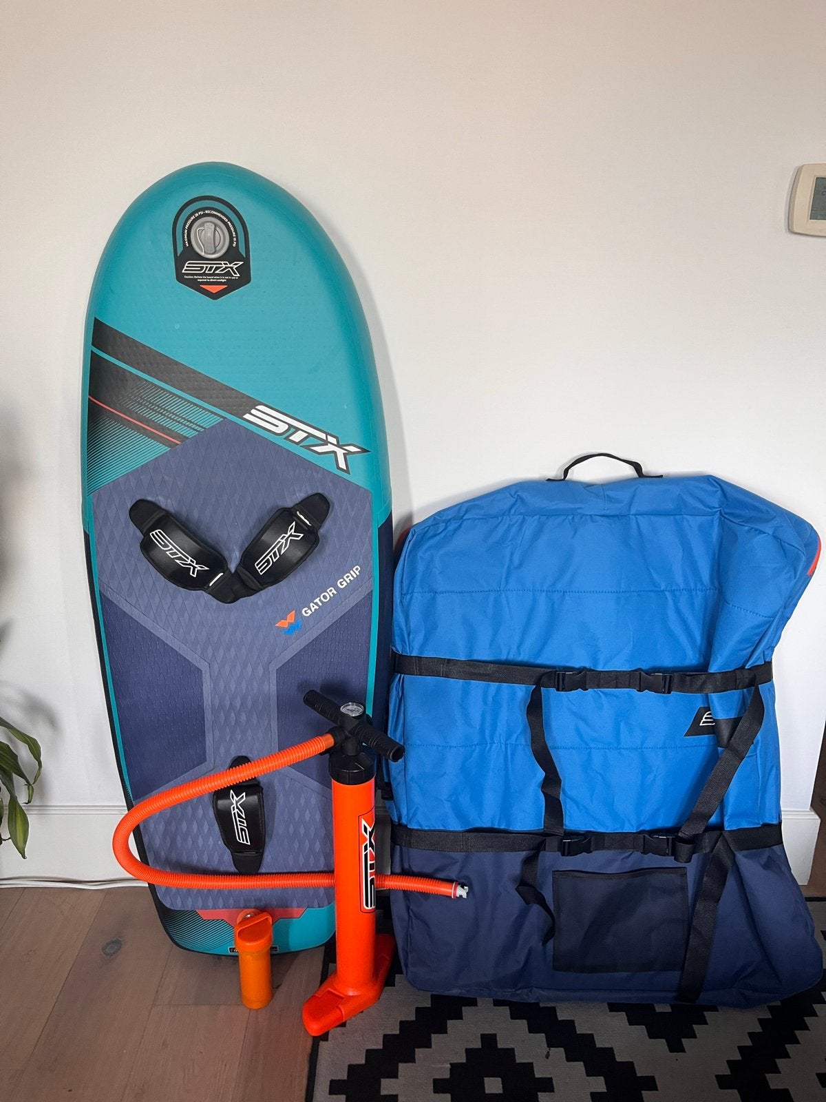 STX Inflatable Wingboard 4'11" met pomp en draagtas, Ophalen, Zo goed als nieuw, Overige typen, Met draagtas