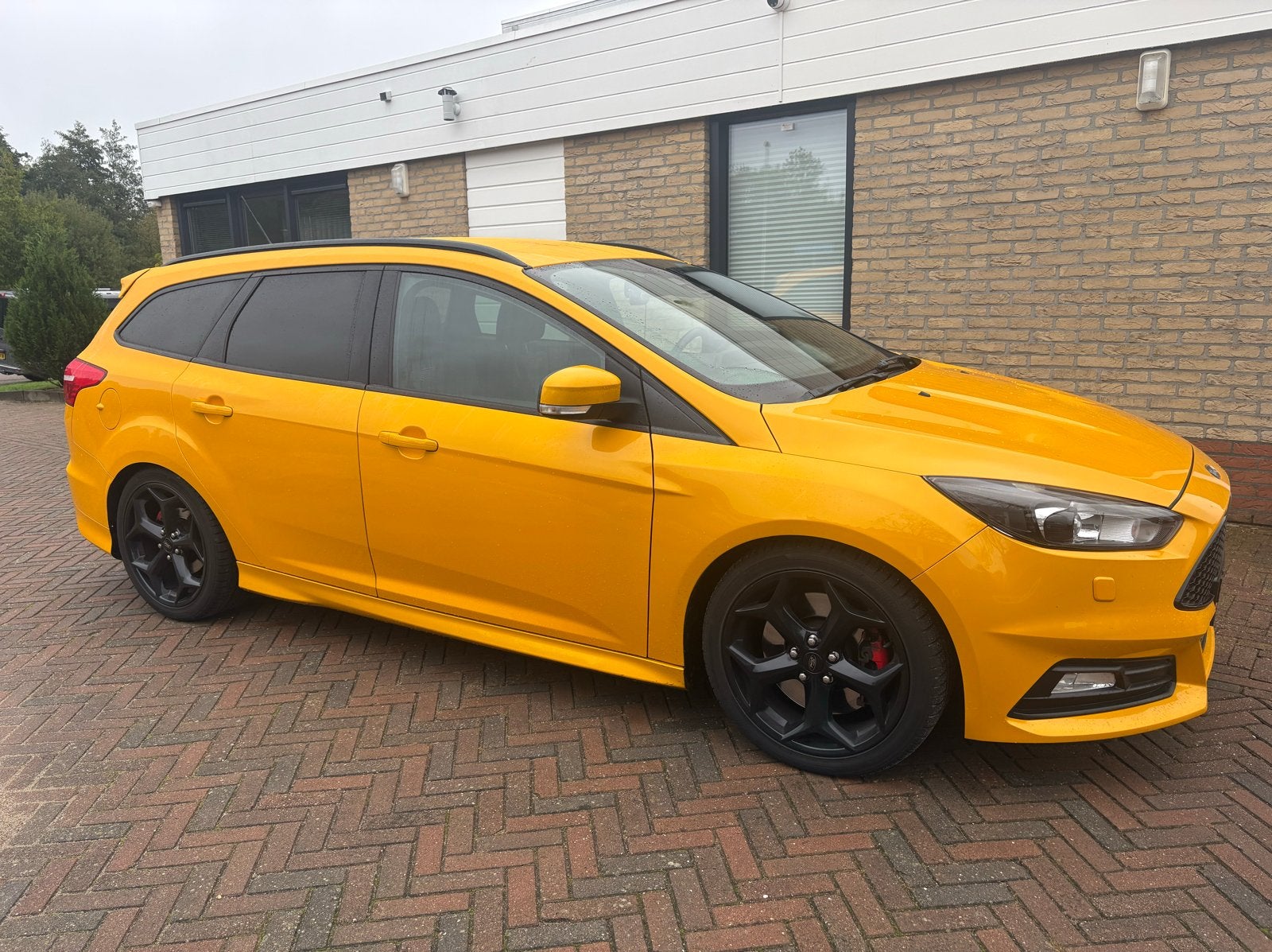Snelle Ford Focus ST wagon Tangerine Scream liefhebbers auto, Auto's, 15 km/l, 4 cilinders, Geel, Stationwagon