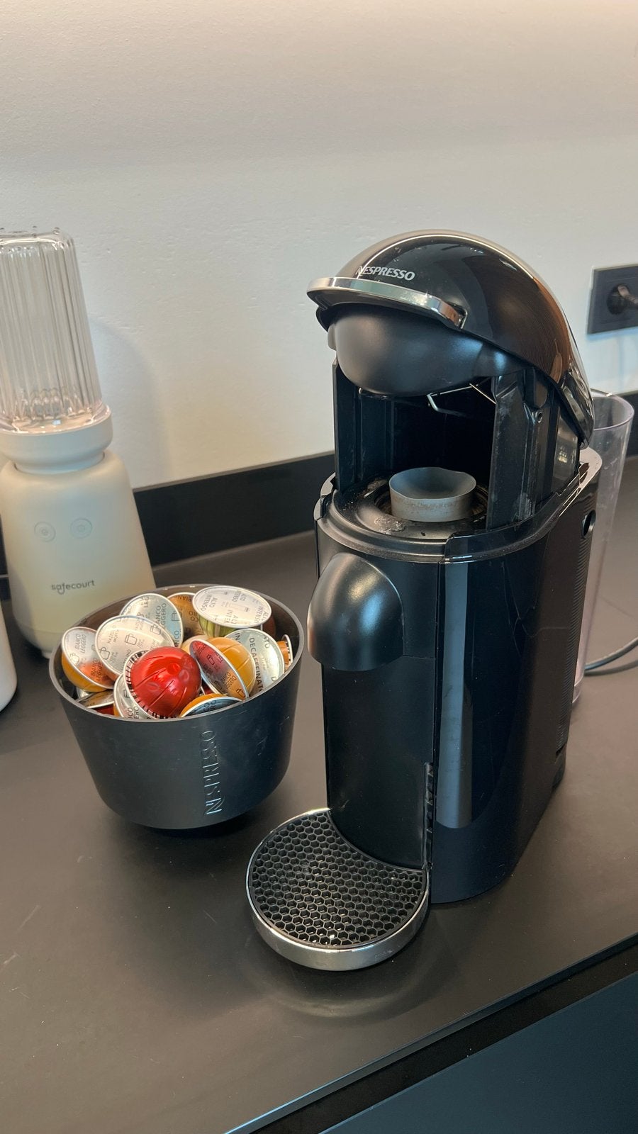 Nespresso koffiezetapparaat met cups, Witgoed en Apparatuur, Koffiezetapparaten, Gebruikt, Espresso apparaat, Ophalen of Verzenden