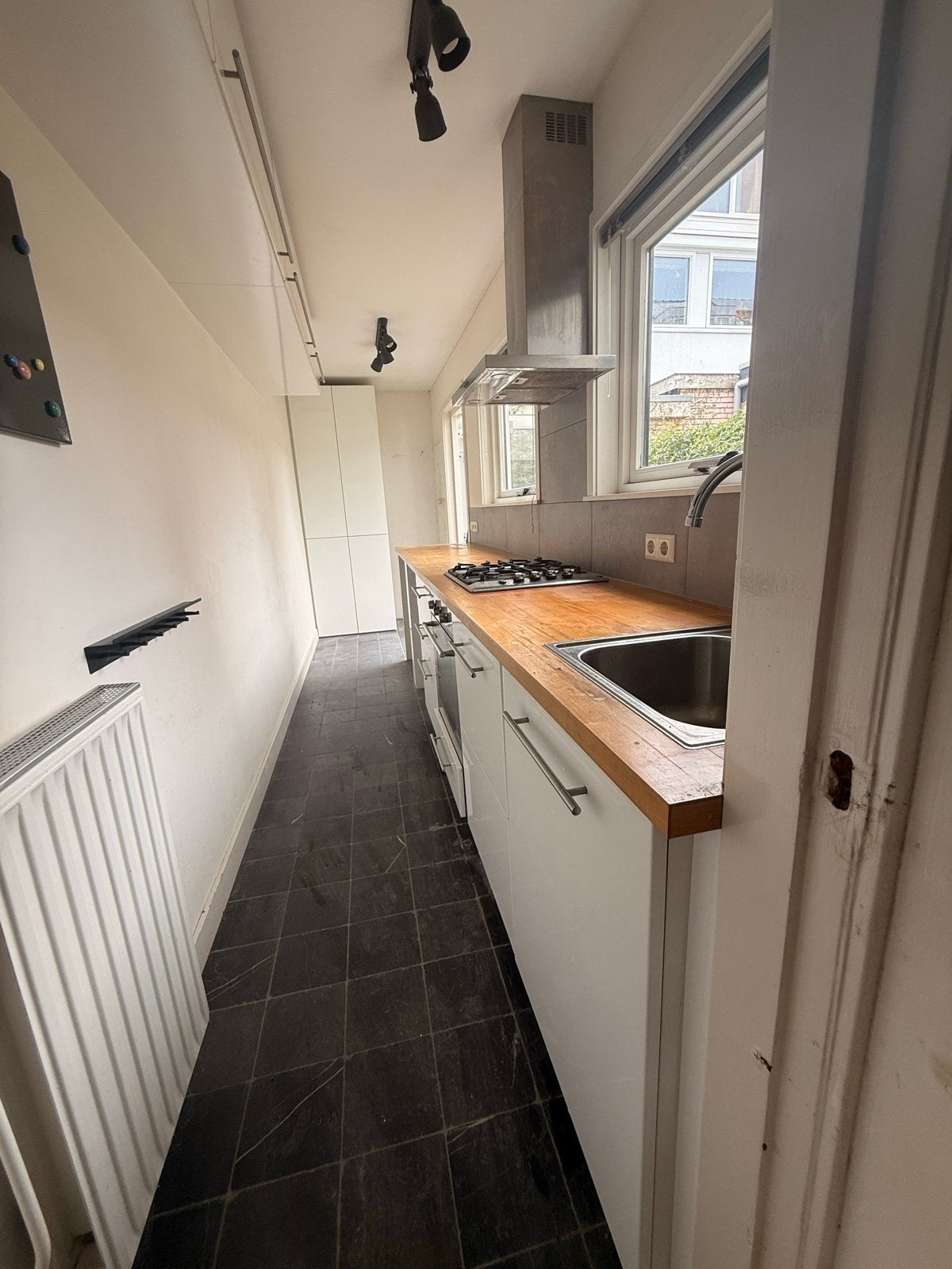 Complete keuken met inbouwapparatuur en houten blad, Huis en Inrichting, Gebruikt, Wit, Enkelwandige keuken, Ophalen of Verzenden