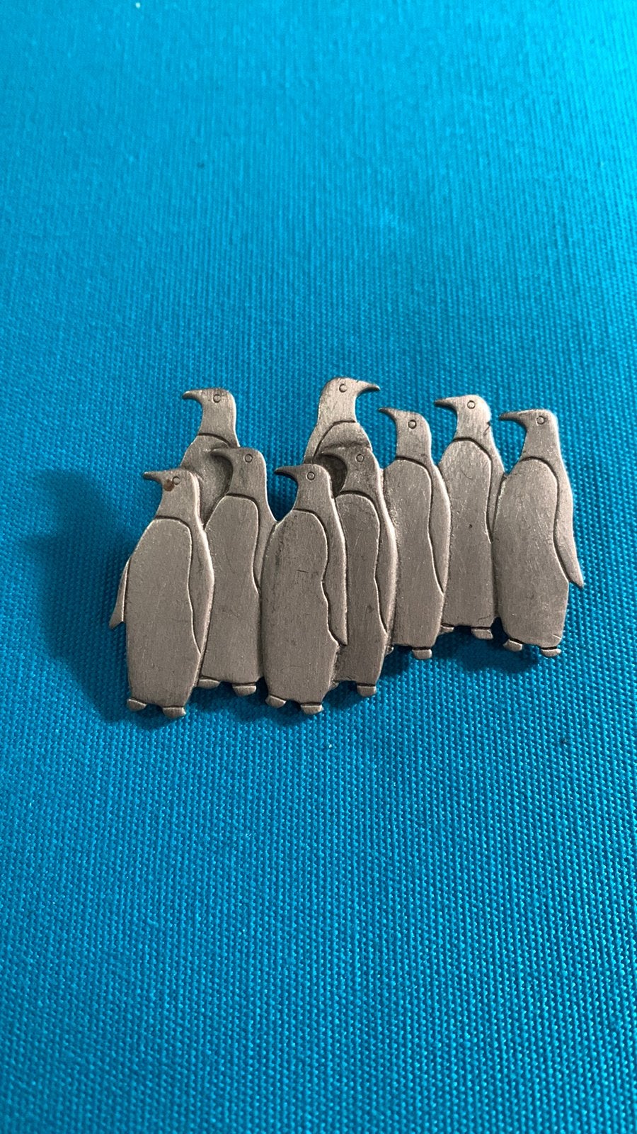 March of the Penguins - broche, Sieraden, Tassen en Uiterlijk, Overige materialen, 4 tot 7 cm, Ophalen of Verzenden, Zo goed als nieuw