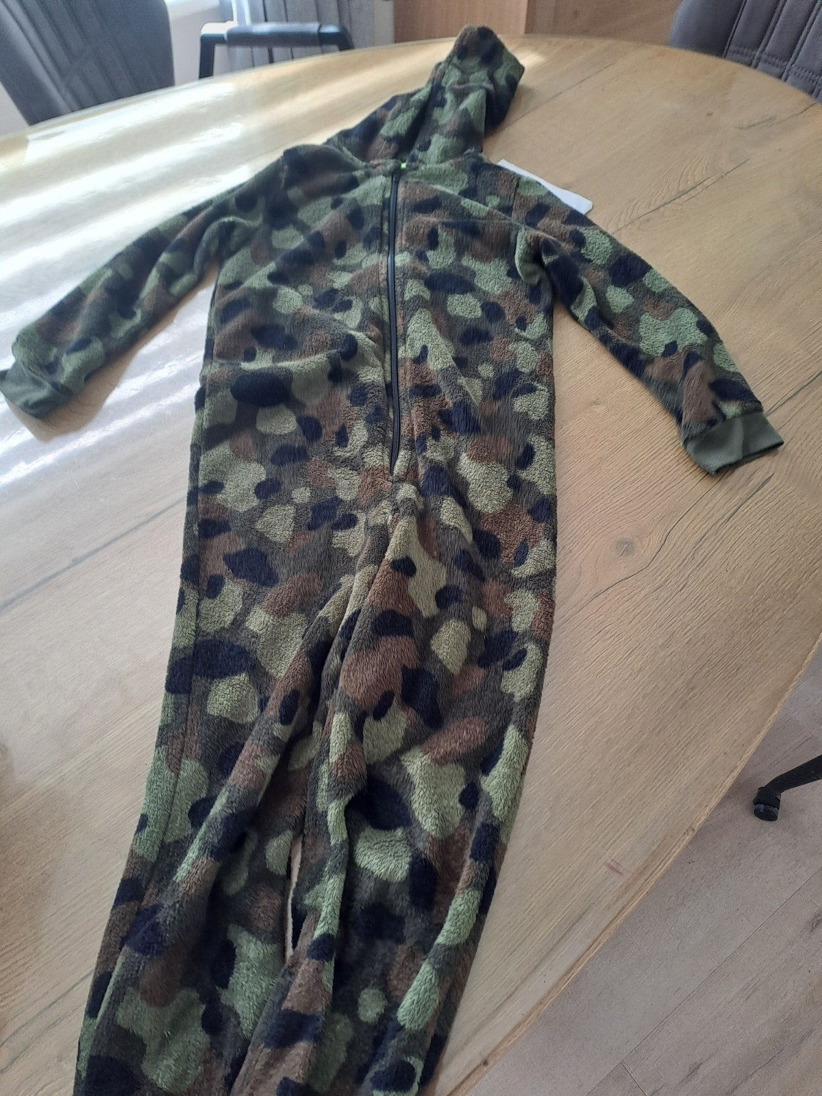 Onesie camouflage maat 134/140, Ophalen of Verzenden, Gebruikt, Jongen of Meisje, Nacht- of Onderkleding