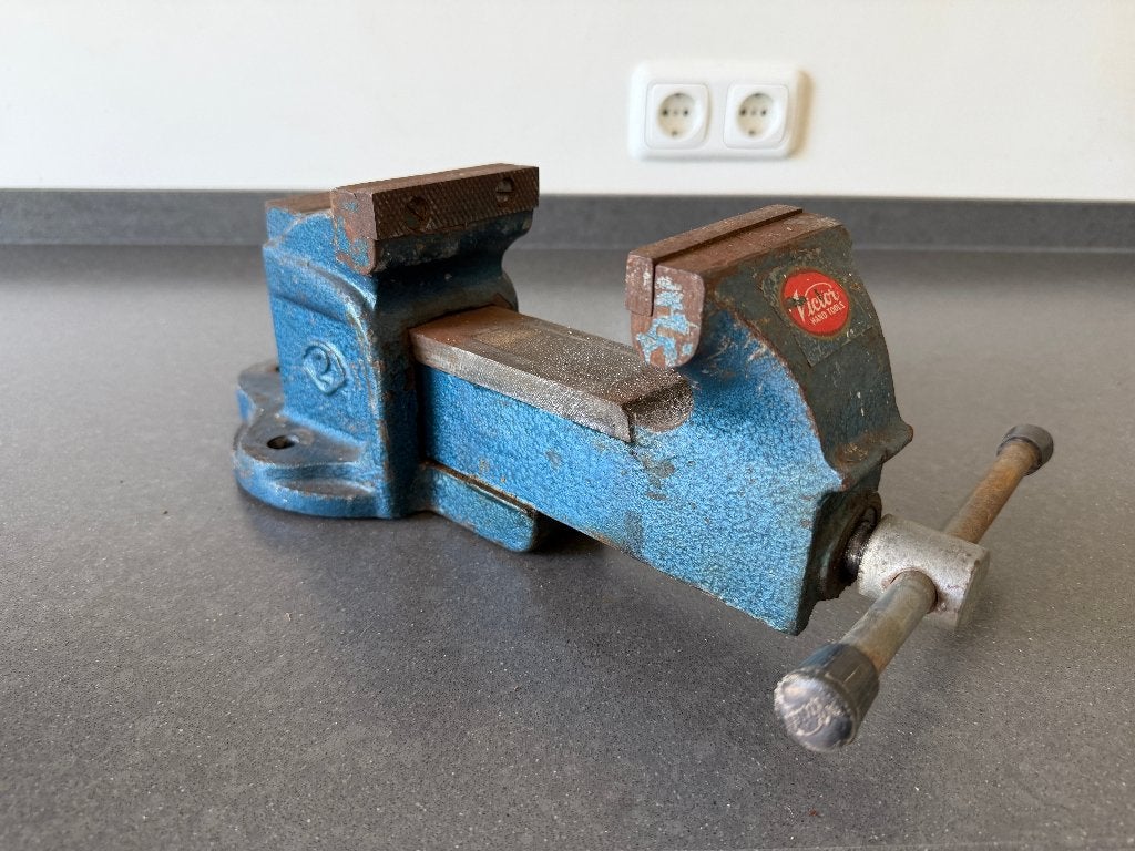 Zware Victor m.m. 89 bankschroef, Doe-het-zelf en Verbouw, Gereedschap | Handgereedschap, Ophalen, Gebruikt